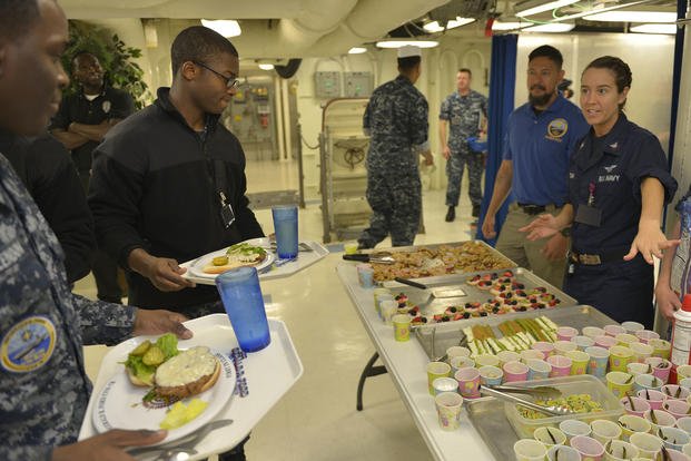 Sailors learn about healthy snack choices at Newport News, Virginia.